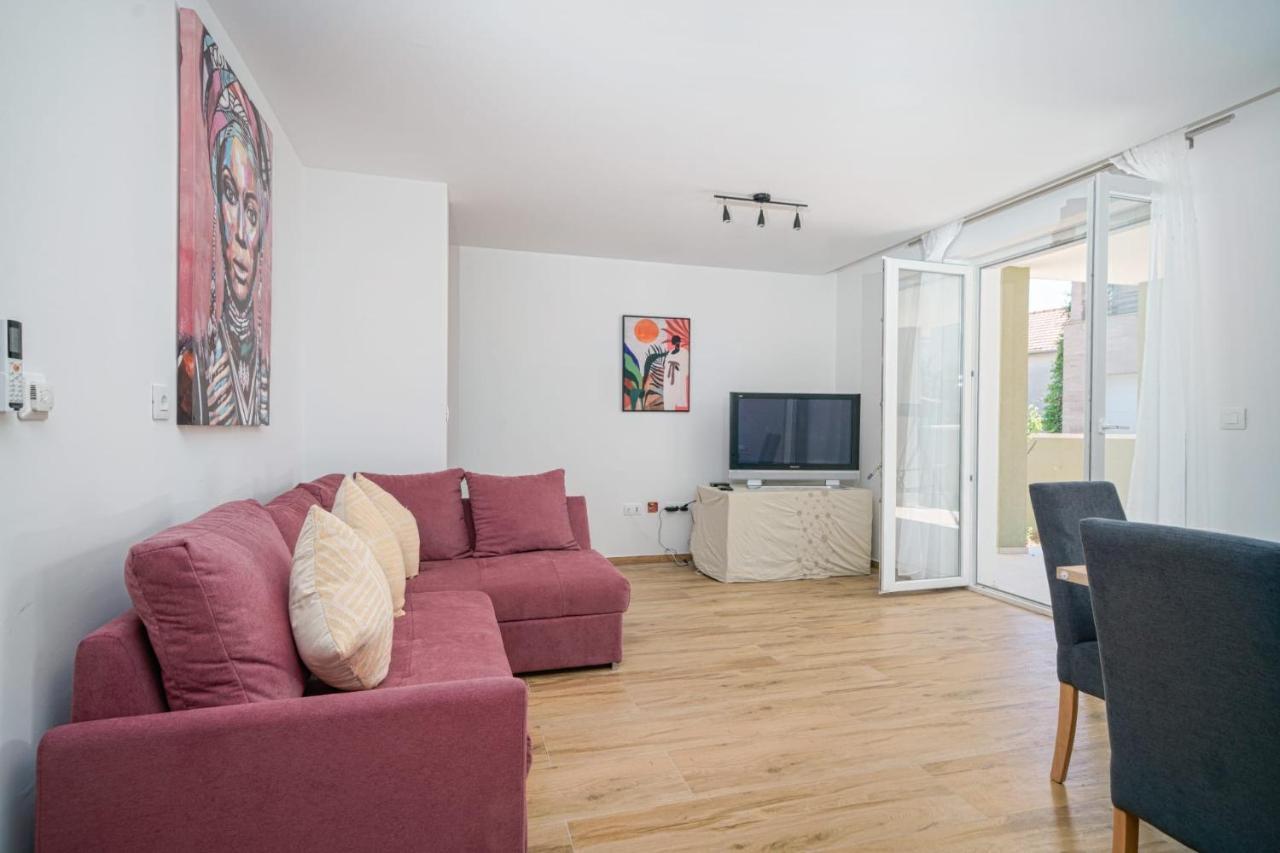 Pina Tourist Apartments Водице Экстерьер фото