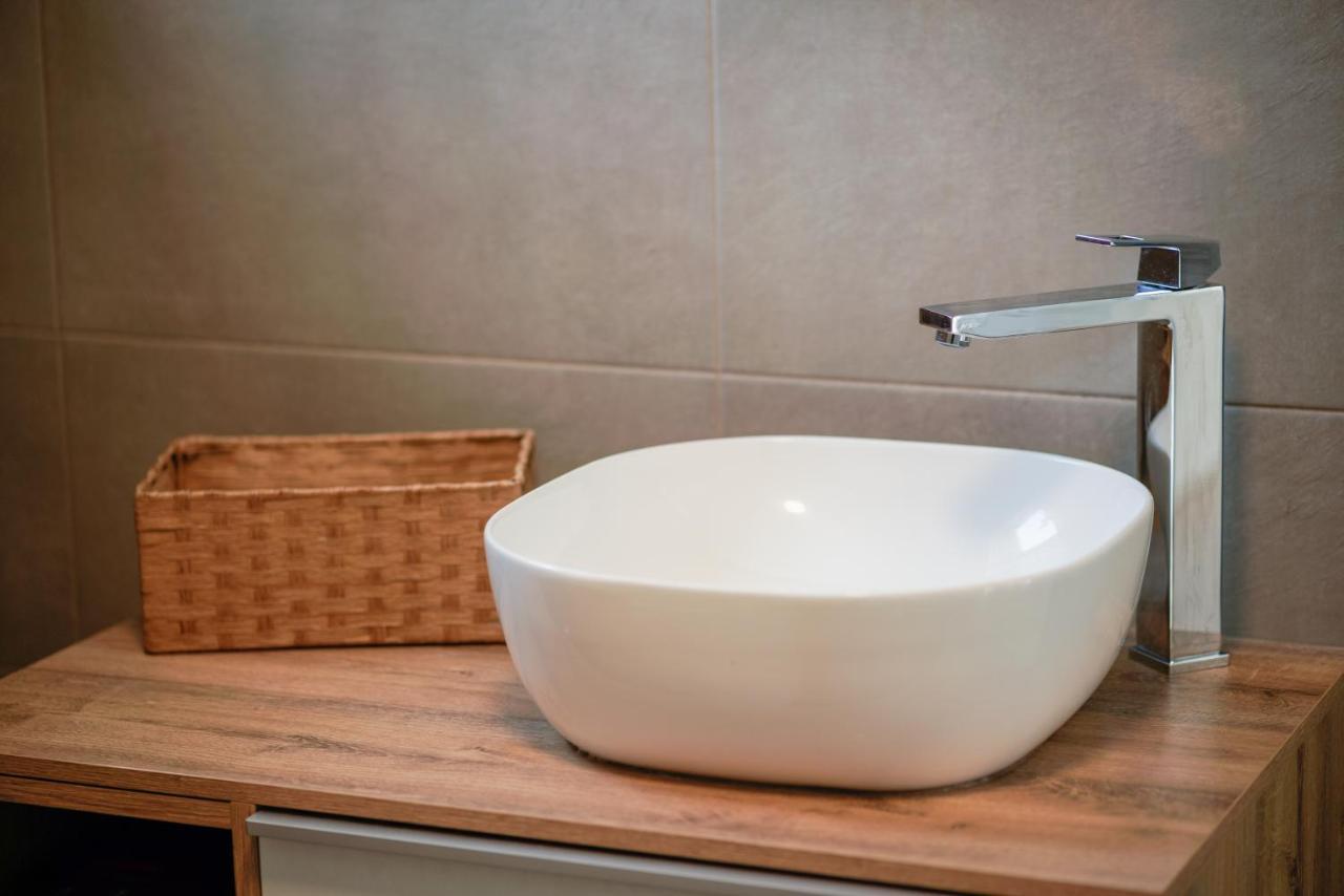 Pina Tourist Apartments Водице Экстерьер фото